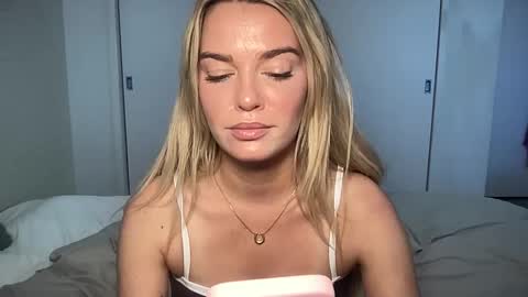 Snapshot of littlemaryjane19 chatting on 11, 2, 2025 Marciabrady online show from 11, 2, 2025