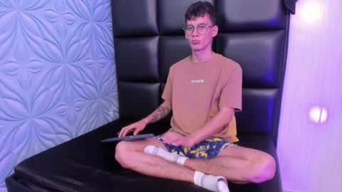 MAX online show from 2, 10, 2025