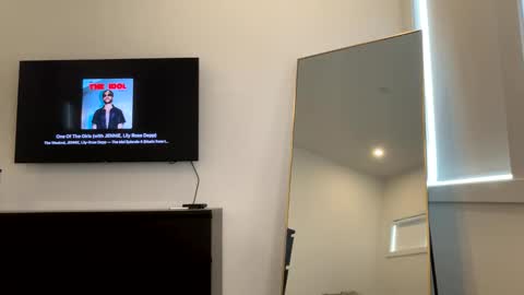 Mia online show from 3, 2, 2025