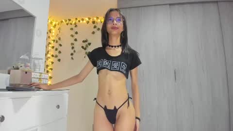 Snapshot of littlemoon18 chatting on 10, 2, 2025 Luna online show from 10, 2, 2025