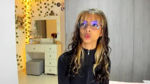 Snapshot of littlemoon18 chatting on 6, 2, 2026 Luna online show from 6, 2, 2026