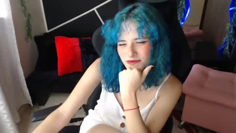 Snapshot of littlenami_ chatting on 17, 9, 2025 LAUREN online show from 17, 9, 2025