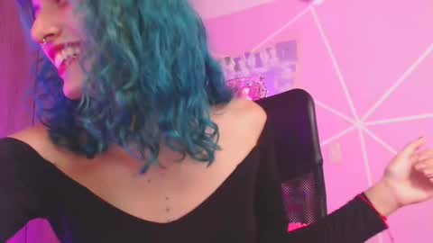 Snapshot of littlenami_ chatting on 7, 11, 2025 LAUREN online show from 7, 11, 2025