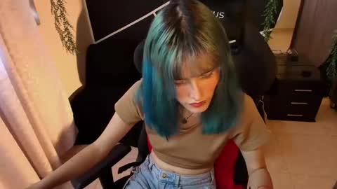 Snapshot of littlenami_ chatting on 10, 11, 2025 LAUREN online show from 10, 11, 2025