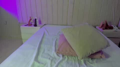 im olivia IG littleolivia01 online show from 10, 1, 2026