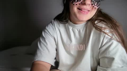 littleredswan online show from 20, 7, 2026
