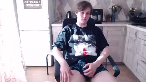 Snapshot of littlesadcabbage chatting on 18, 6, 2026 Sonnenschein online show from 18, 6, 2026