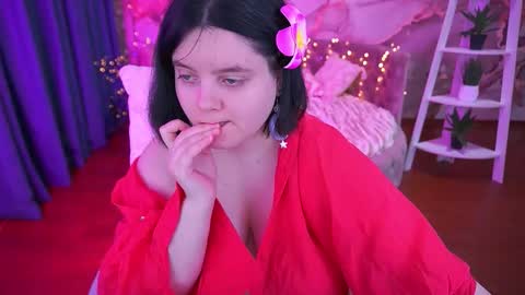 Snapshot of littleshyy chatting on 4, 12, 2025 Masha online show from 4, 12, 2025