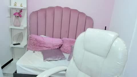 Snapshot of littlesofii chatting on 10, 9, 2025 sofii online show from 10, 9, 2025