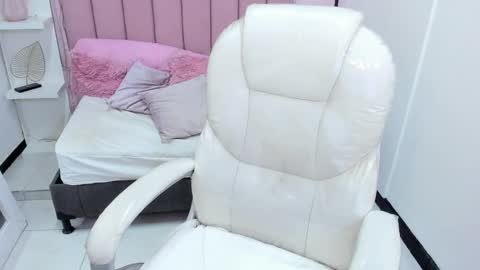 Snapshot of littlesofii chatting on 25, 9, 2025 sofii online show from 25, 9, 2025