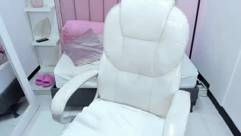 Snapshot of littlesofii chatting on 6, 10, 2025 sofii online show from 6, 10, 2025