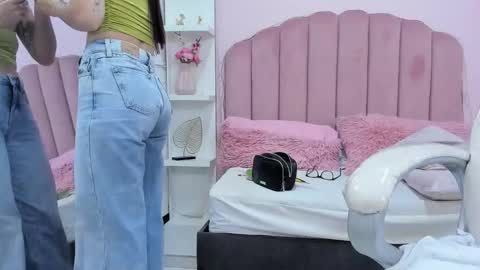 Snapshot of littlesofii chatting on 1, 11, 2025 sofii online show from 1, 11, 2025