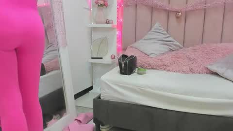 Snapshot of littlesofii chatting on 6, 1, 2026 sofii online show from 6, 1, 2026