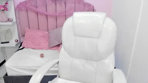 Snapshot of littlesofii chatting on 5, 3, 2026 sofii online show from 5, 3, 2026