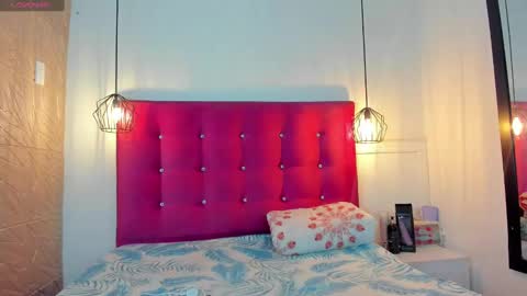 littlesophiie_ online show from 19, 2, 2025