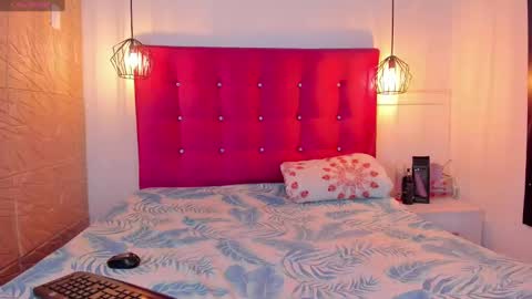 littlesophiie_ online show from 19, 2, 2025