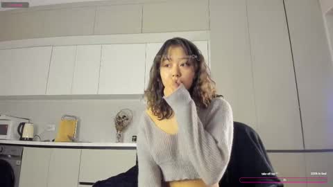 Ayumi or Yumi online show from 6, 10, 2025