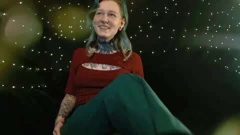 Niki  free tg channel with some photos gifs and info about streams  online show from 16, 12, 2025