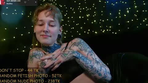 Niki  free tg channel with some photos gifs and info about streams  online show from 4, 5, 2026