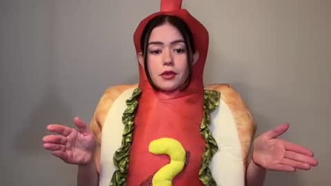 Little Sugar Pea  online show from 31, 10, 2025