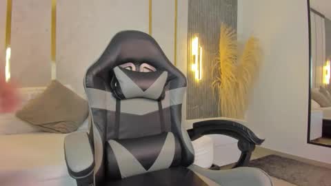 liv honeey  online show from 23, 10, 2025