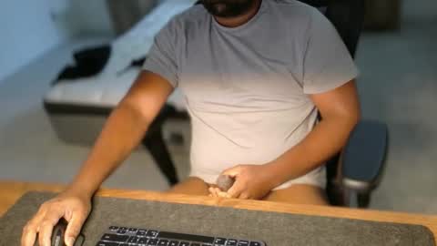 Snapshot of livetribber chatting on 19, 4, 2026 livetribber online show from 19, 4, 2026