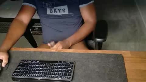 Snapshot of livetribber chatting on 29, 4, 2026 livetribber online show from 29, 4, 2026