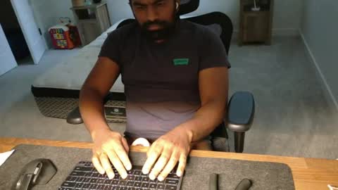 Snapshot of livetribber chatting on 14, 6, 2026 livetribber online show from 14, 6, 2026
