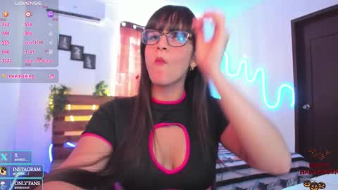 Snapshot of livfabi_ chatting on 20, 10, 2025 Livfabi  online show from 20, 10, 2025
