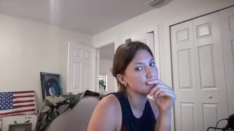 Snapshot of livvyybearxx chatting on 27, 6, 2026 liv online show from 27, 6, 2026