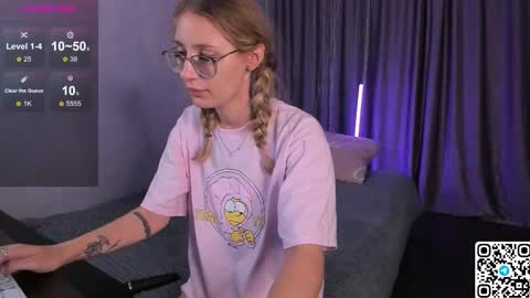 My name is Livy Nice to meet you  Thumbs up please its important online show from 9, 9, 2025