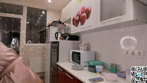 My name is Livy Nice to meet you  Thumbs up please its important online show from 2, 5, 2026