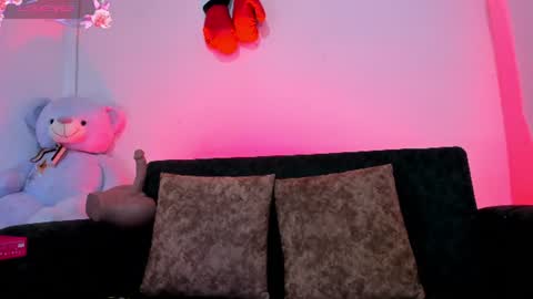 Snapshot of liz25_b chatting on 2, 7, 2026 Liz online show from 2, 7, 2026
