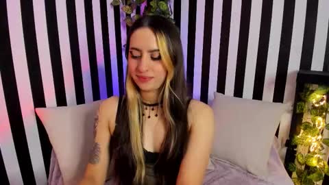 Snapshot of liz_goth chatting on 17, 10, 2025 Liz online show from 17, 10, 2025