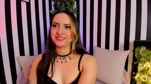 Snapshot of liz_goth chatting on 23, 10, 2025 Liz online show from 23, 10, 2025