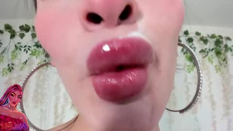 Liz Luna online show from 7, 5, 2026