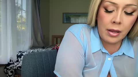 Liz Purr online show from 28, 2, 2025