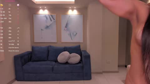 Lizzi  online show from 8, 2, 2025