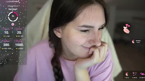 Lizi-Fox online show from 10, 10, 2025