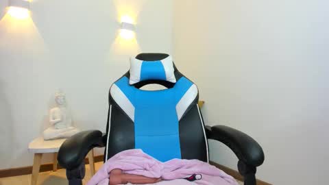 lizzie_williamss online show from 3, 10, 2025