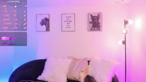 lizzyponcee online show from 18, 5, 2026