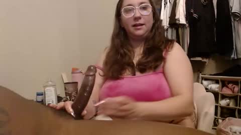 llena_de_lechee online show from 2, 2, 2026