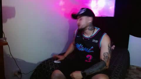 Snapshot of lliamm_2 chatting on 17, 11, 2025 lliamm 2 online show from 17, 11, 2025