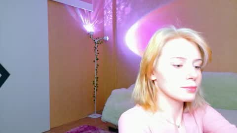 llovelymia online show from 11, 7, 2026
