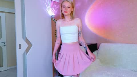 llovelymia online show from 20, 7, 2026