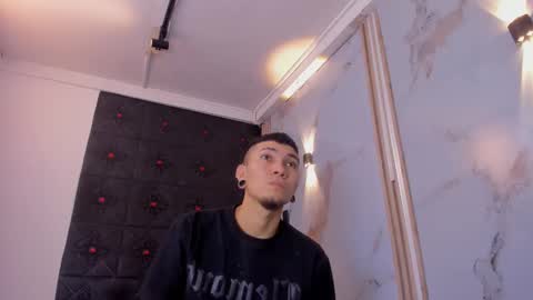 logan_and_rachel online show from 22, 3, 2026