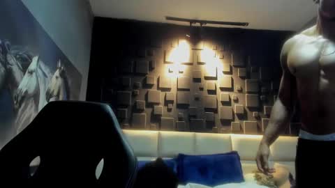 logan_varela online show from 13, 12, 2024