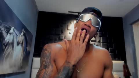 logan_varela online show from 13, 12, 2024