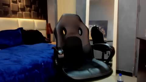 logan_varela online show from 26, 12, 2024