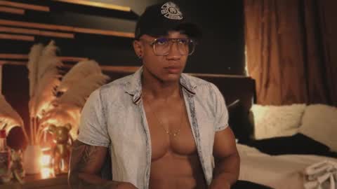 logan_varela online show from 24, 1, 2025